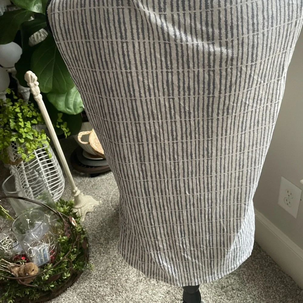 Athleta woman’s top in SZ S in gently used condition - Picture 4 of 4